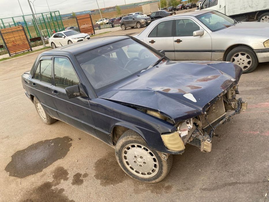 Продам мерс 190  ,1.8 объем