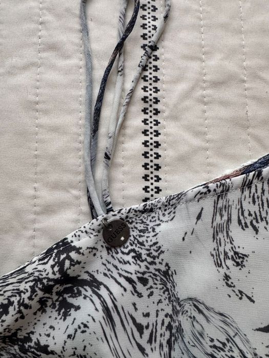 Лека лятна рокля на марката Guess