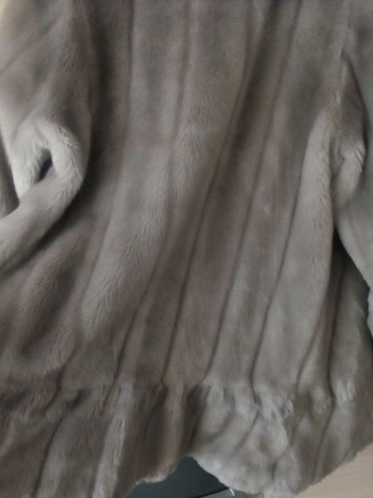 Елегантно дамско палто от еко кожа