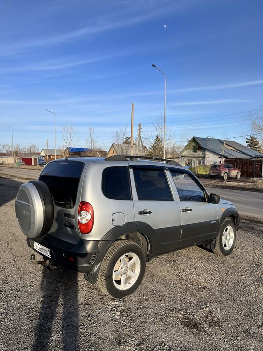 Нива Шевроле 2010 год