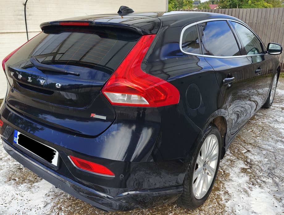 Vând Volvo V40 2013