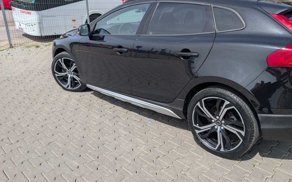 VOLVO V40 2017 — imagine 4