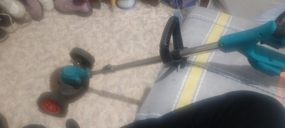 Продам срочно триммер