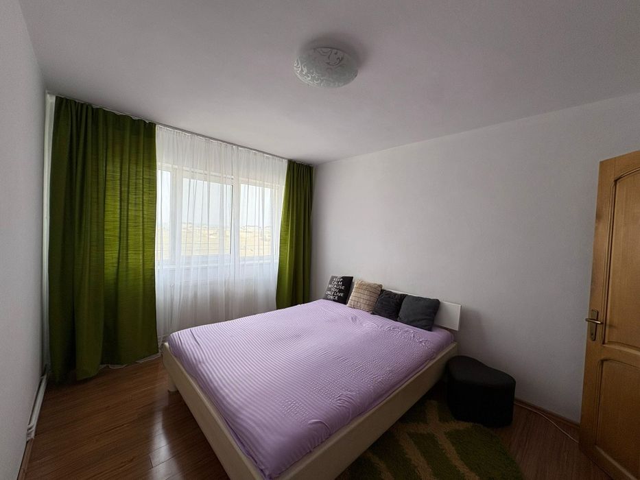 Vând apartament 3 camere(78mp), Bulevardul Unirii, Micro 6, Targoviste