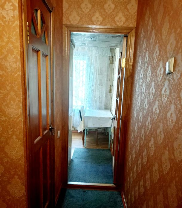 продам 1-ком. 32кв. центр 3-этаж