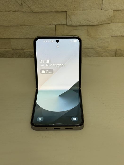 Samsung Galaxy Z Flip 6