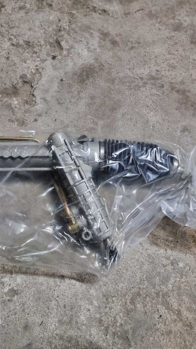 Продавам Чисто Нова Рейка за BMW E39