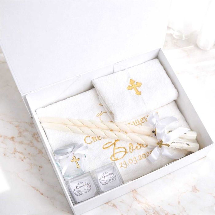 Персонализирани комплекти за кръщене – хавлии, кутии и подаръци