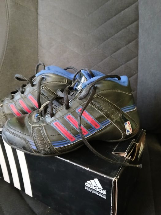 Adidas оригинални маратонки