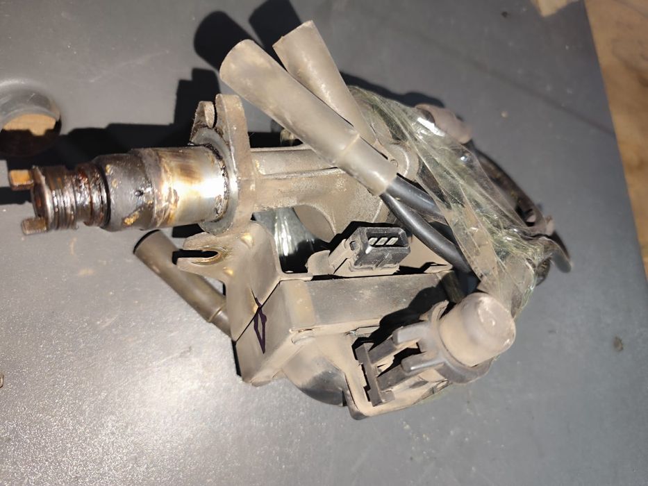 Трамблёр Рено твинго 1993год 1.2 объем