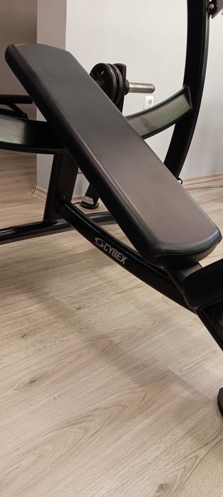 Продавам професионални лежанки CYBEX