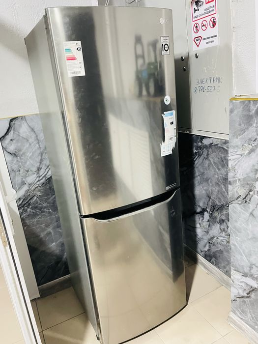 Продается холодильник LG