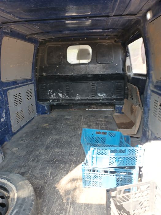 Vand masina mercedes vito 111 cdi pret 3000 negociabil