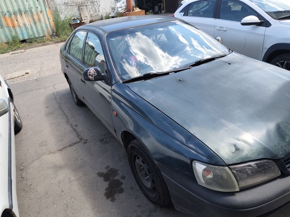 Продам Тойота Карина е