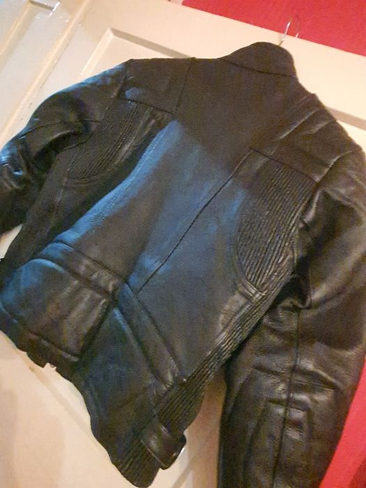 Geaca piele Biker,marimea S,aproape nouă