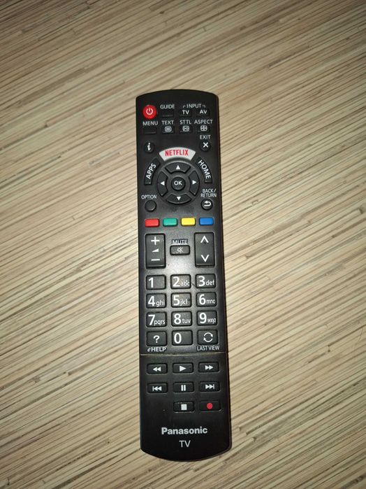 Телевизор Panasonic, модел TX-32CS510E, 32 инча