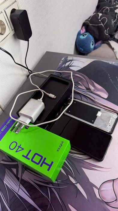 Продам Infinix hot 40 на 256 гигов и 8 оперативки с чехлом или обменяю