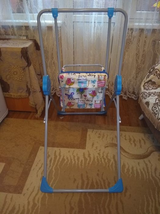 Продам детскую качелю.