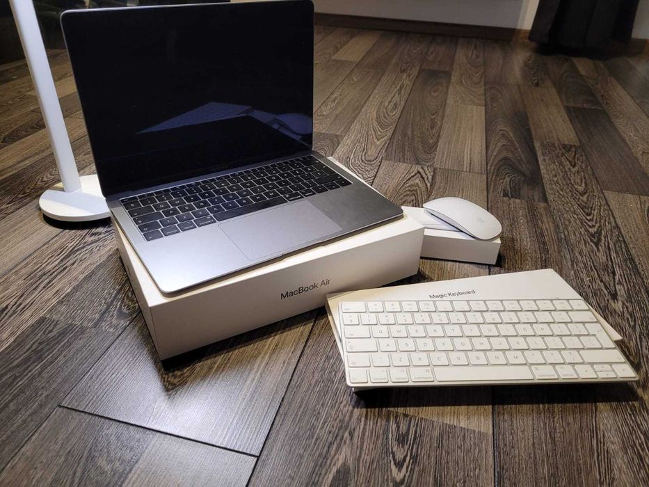 Apple MacBook Air 2018+ Apple Magic Keyboard+ Apple Magic Mouse Cornetu ...