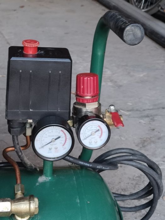 Продается компрессор,в идеальном состоянии