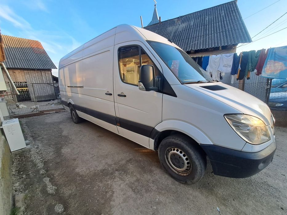 Vând Mercedes sprinter