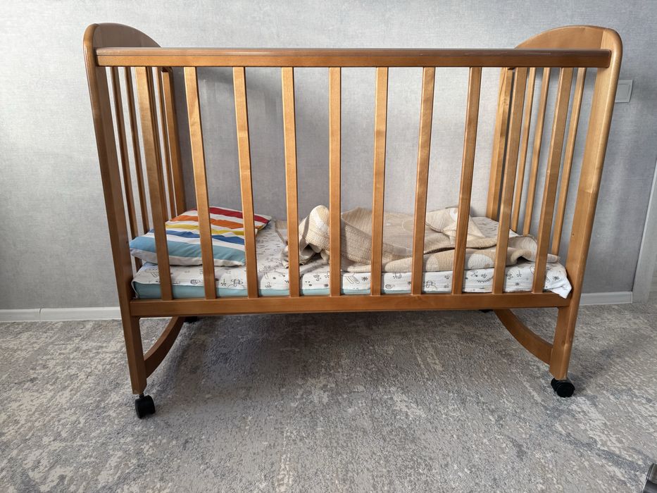 Детская кроватка