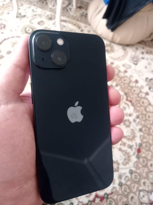 Продам Айфон 13 на 128г