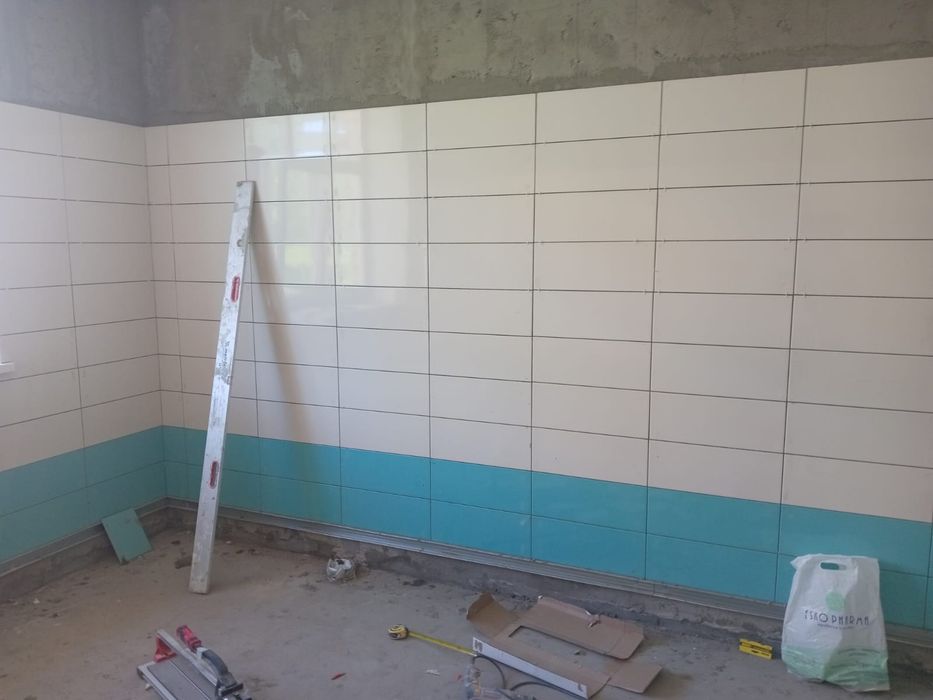 Кладём кафель ,ламинат,стяшка