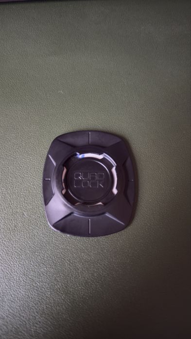 Adaptor universal quadlock