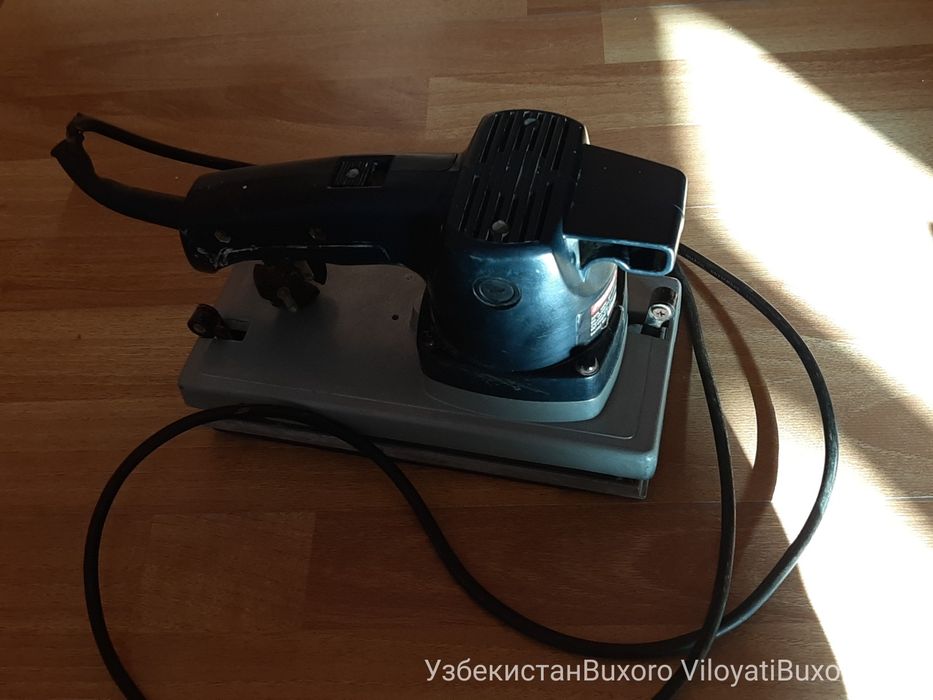 Шлифовальная машинка