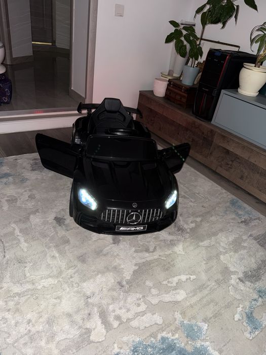 Masina electrica cu telecomanda Mercedes Amg GTR