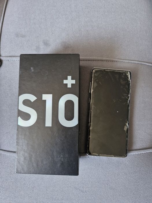 Самсунг S 10+ телефон