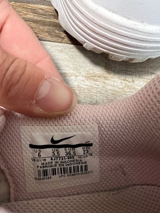 Дамски кецове Nike