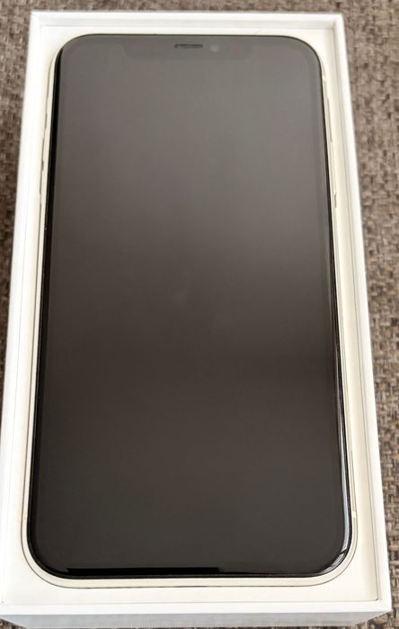 ПРОДАВАМ iPhone 11 64 GB БЯЛ