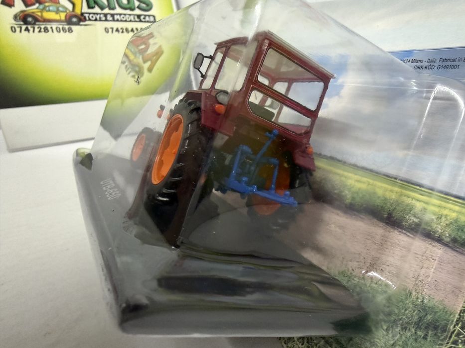 Tractor UTB-650 macheta auto scara 1:43 10 cm