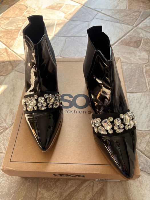 Дамски боти ASOS от лак с камъчета