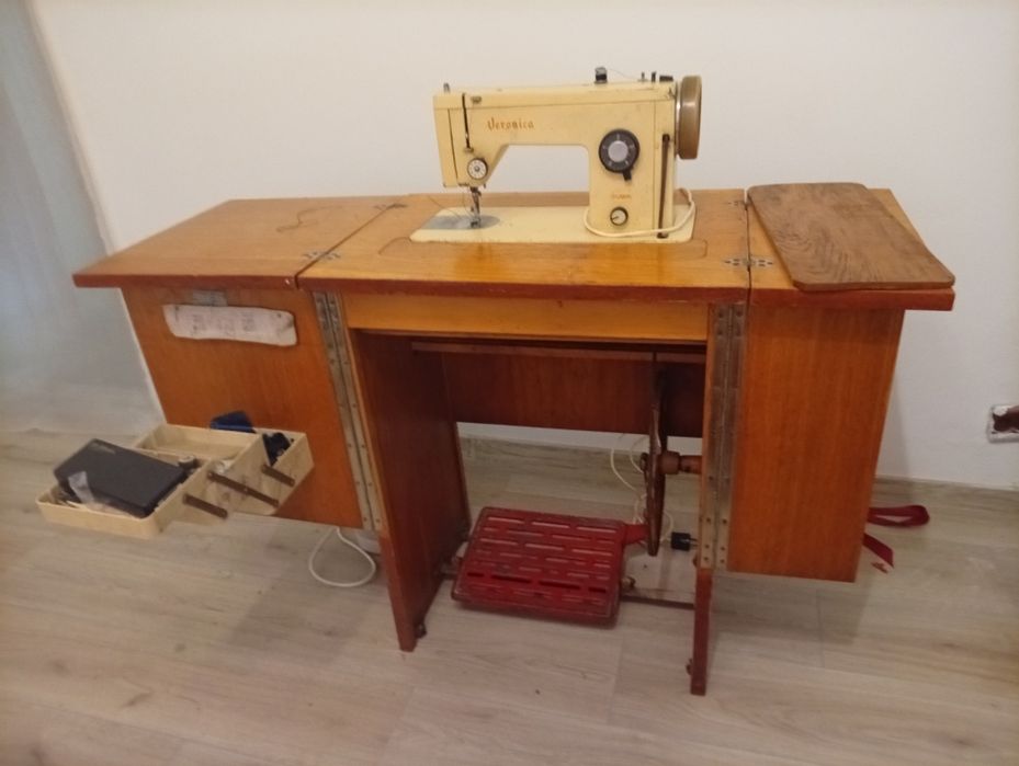 Mașină de cusut Veronica (Cugir) – Funcțională, Stare Impecabilă / Vintage