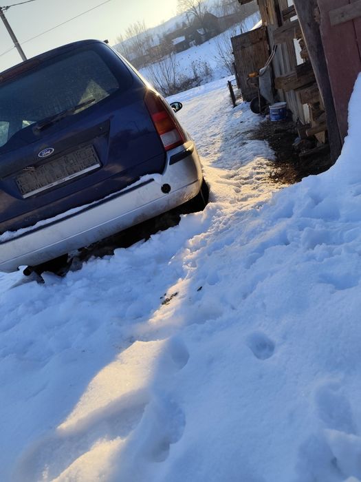 Vând ford focus 1.6 benzina dezmembrari