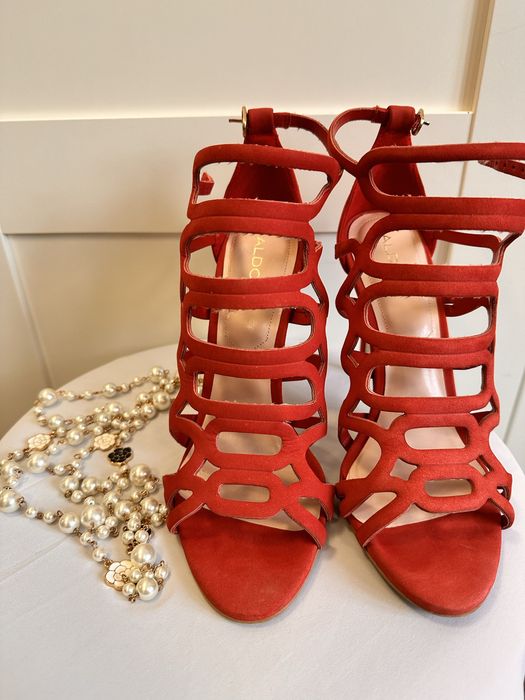 Обувки и сандали