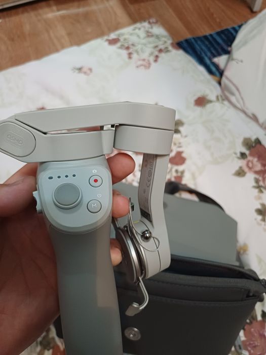 Продаю стадикам штатив