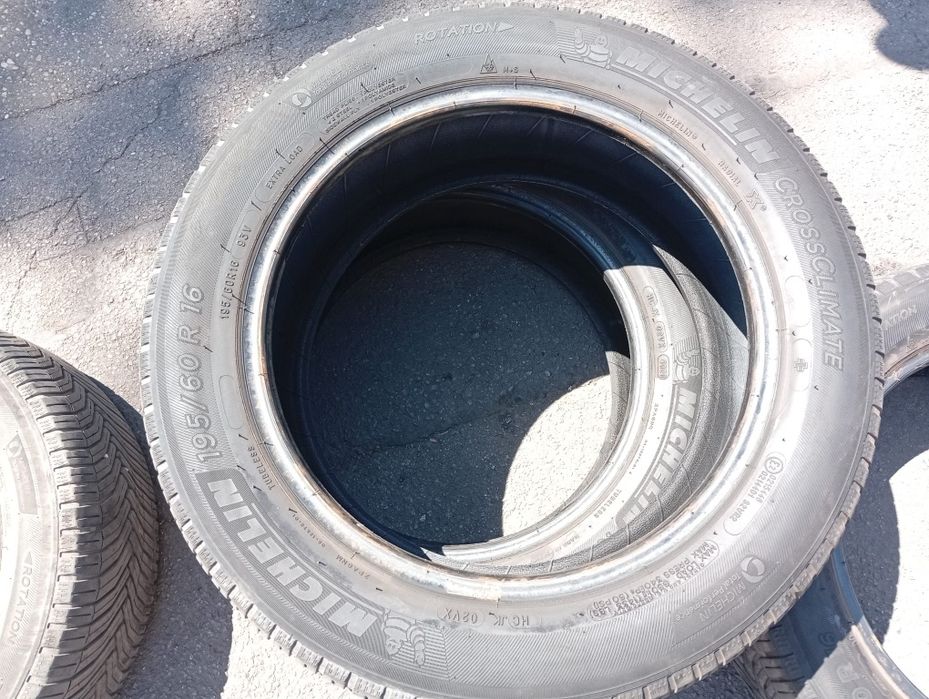 Vând anvelope Michelin CrossClimate  195/60 R16 AllSeason