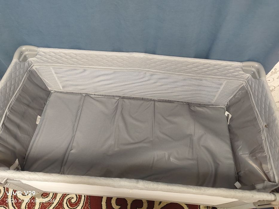 Кровать-манеж новый