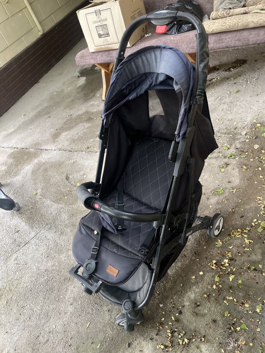 Коляска для малышей