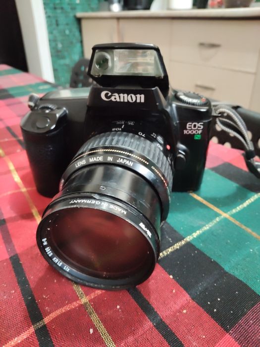 Aparat foto Canon Eos1000f