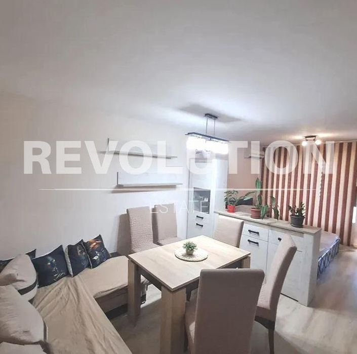 Дава се под наем Тристаен апартамент в Варна, Трошево - 61 кв.м за 648.21 € - Снимка #1