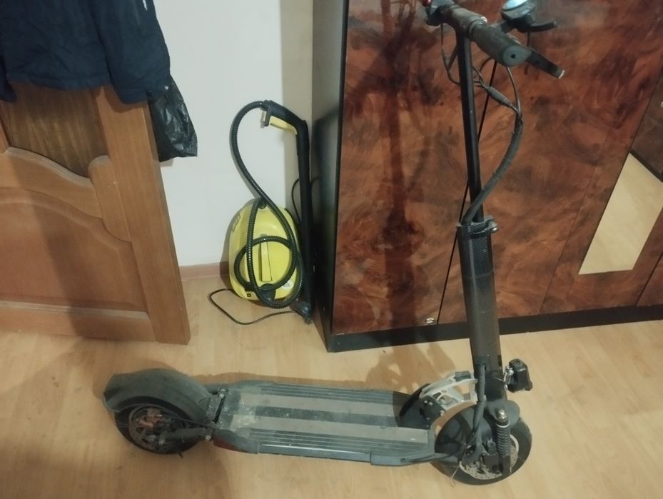 Kugoo M4 электросамокат