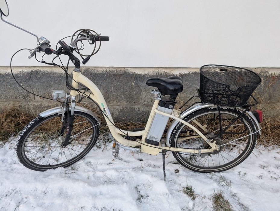 Vând bicicleta electrica