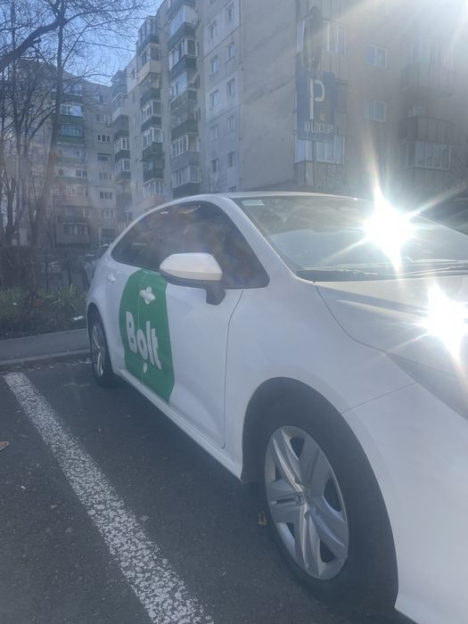 Inchiriez masina bolt/uber
