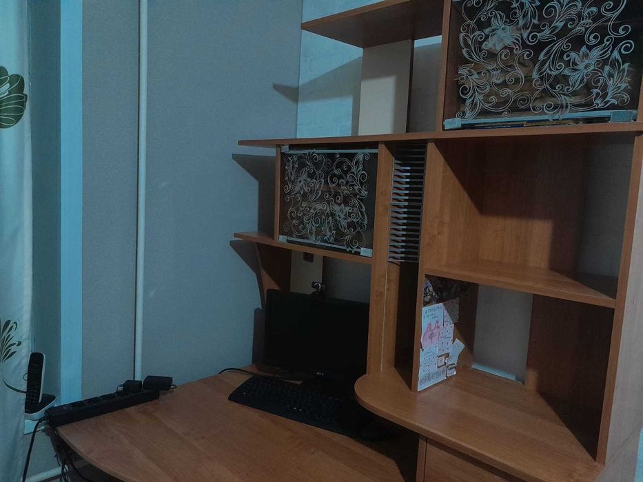 Продам стол письменый