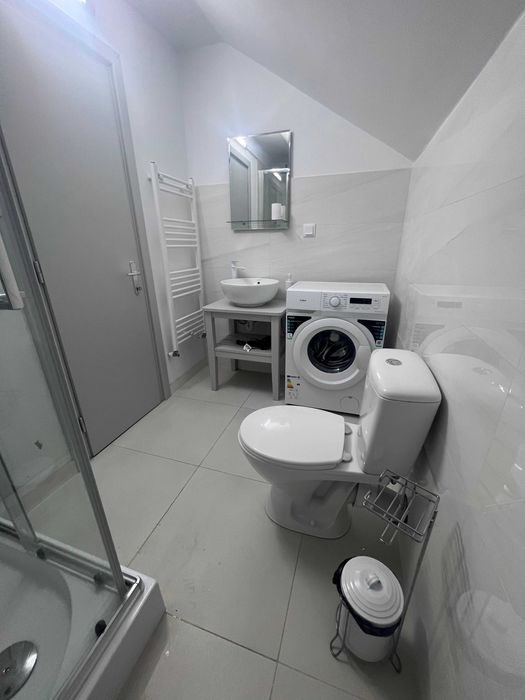 Închiriez apartament cu o camera în regim hotelier cu parcare privata